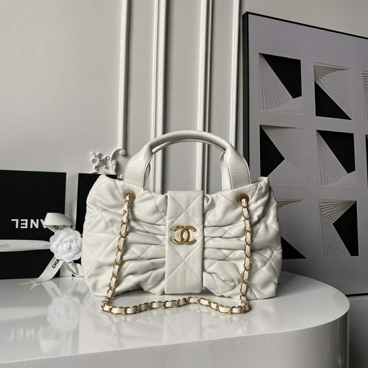 Picture of Chanel Handbags 2 _SKUfw239859407fw